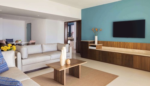 Club Master Suite