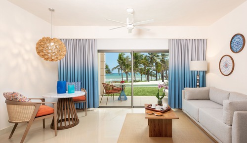 Junior Suite Pool View King