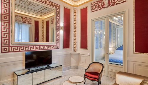 Suite Deluxe, balcón (Salón Rojo)