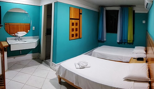 Habitación con 2 camas individuales