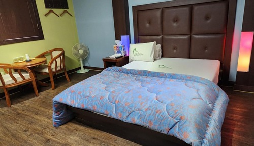 Room (Special Room B)