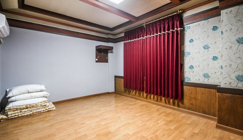 Room (Korean)