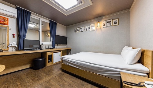 Room (Standard Room A (OTT))