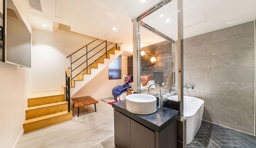 Room (VIP duplex massage room)