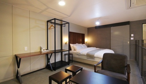 Room (Penthouse)