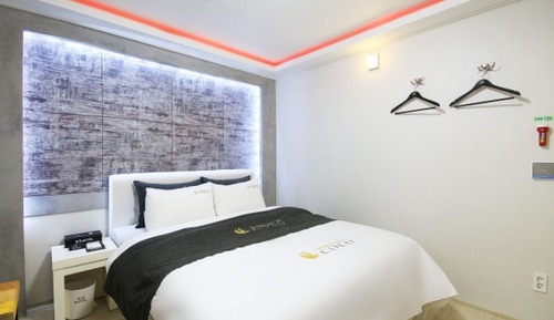Room (Standard Room)