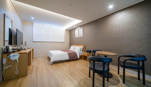 Room (Standard Room B)