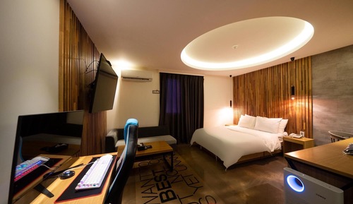 Room (Premium Gaming Room (Non-refundable 3)