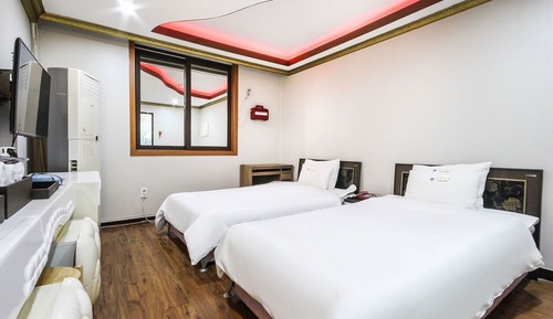 Room (Deluxe (Special Room))