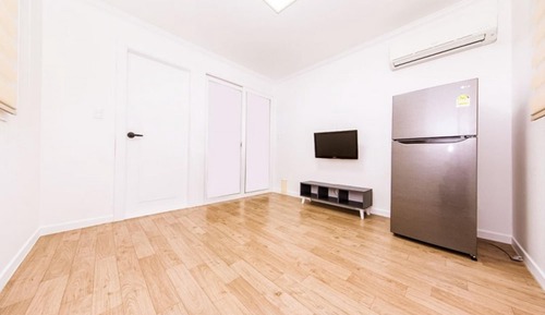 Room ((Small) Ondol Room 303)
