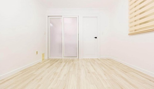 Room ((Small) Ondol Room 305)