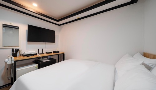 Room (Deluxe room (Free viewing of YouTube/)