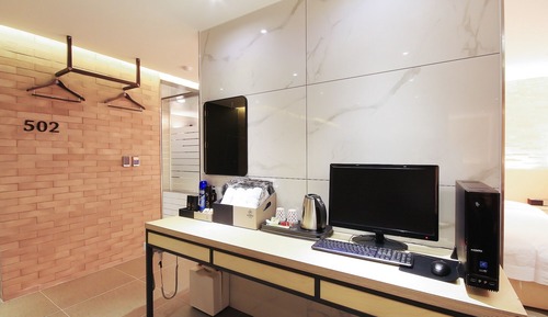 Room (Suite)