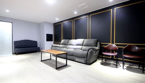 Room (Family Room)