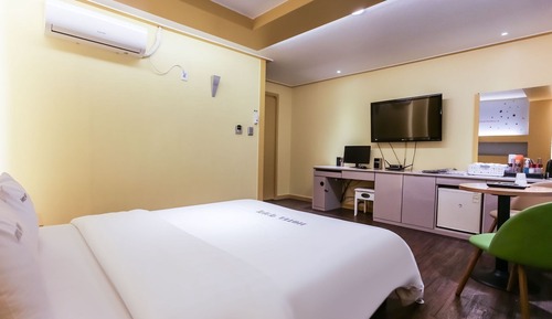 Room (Deluxe a)