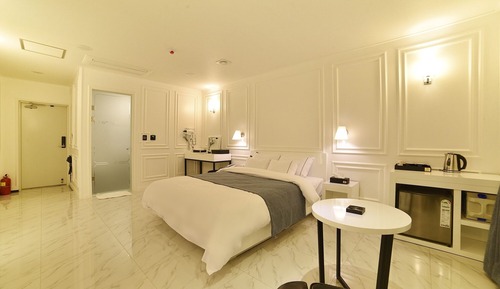 Room (Standard (4F))