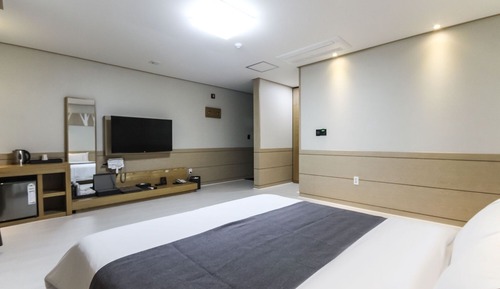 Room (Family (Double Bed + 2 Bedding))