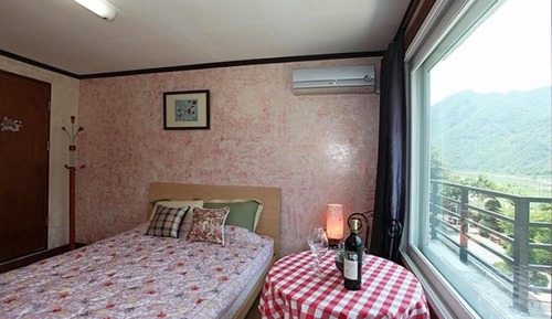 Room (Borage)