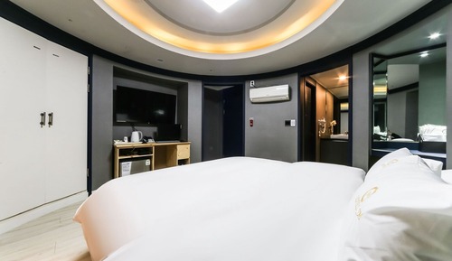 Room (Standard room - Non-smoking/Simple br)