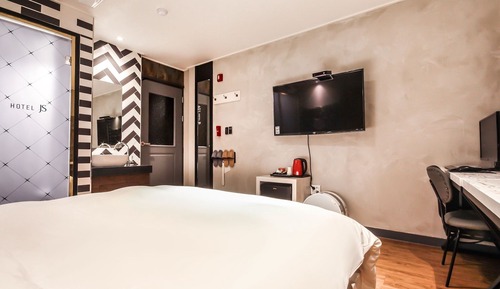 Room (Standard (no PC installed CESCO quara)