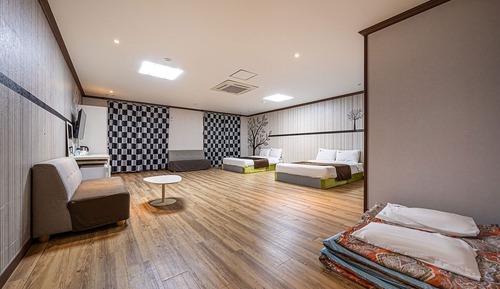 Room (Ondol Suites)