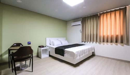 Room (General room-1 room 1 parking lot (Ne)