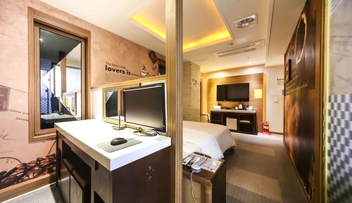 Room (VIP 2)