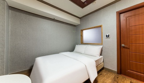 Room (STANDARD)