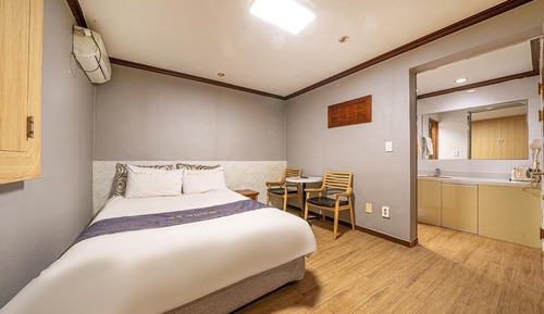 Room (Special Room B)