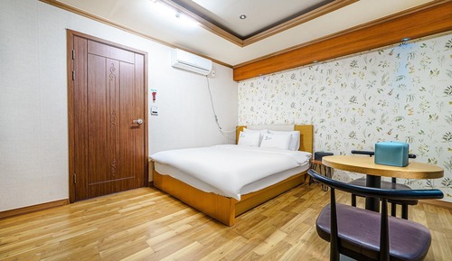 Room (Standard Room)