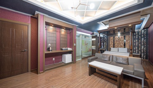 Room (VIP room)