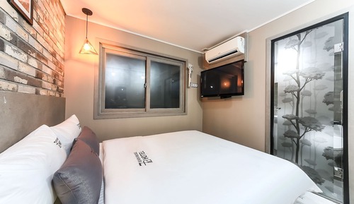 Room (Standard (Ramen provided only to gues)