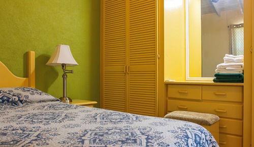 Apartamento, 2 habitaciones, balcón, vistas al jardín