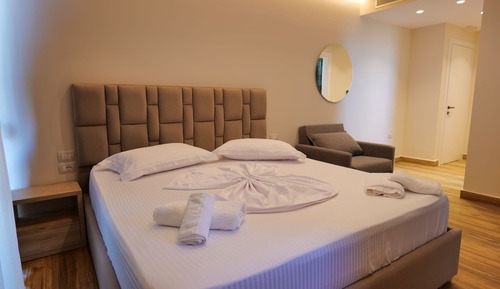 Habitación Deluxe doble, vistas parciales al mar