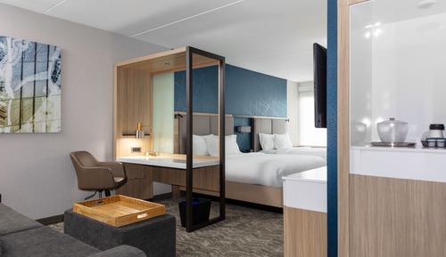 Suite, 2 camas de matrimonio, no fumadores (Mobility Accessible, Roll-In Shower)