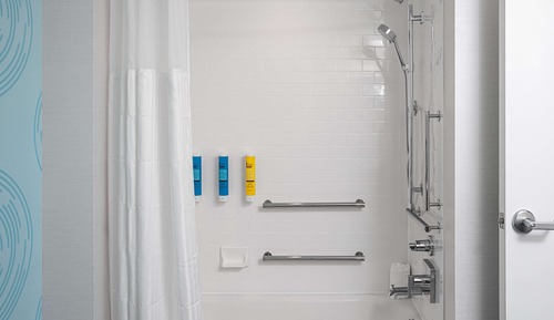 Habitación, 2 camas de matrimonio, accesible para personas con discapacidad, bañera