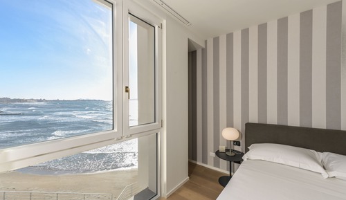 Habitación con 1 cama doble o 2 individuales, terraza, vistas al mar