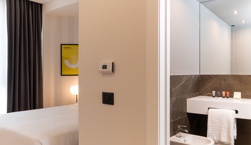 Habitación básica con 1 cama doble o 2 individuales