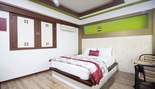 Room (Semi-Special Room)