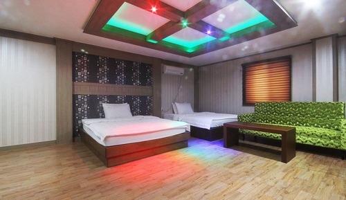 Room (Standard Twin)
