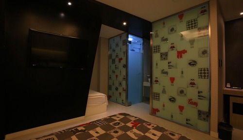 Room (Friend Room(3 people))
