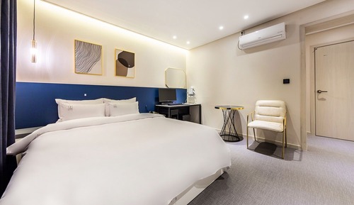 Room (Comfortable room (free OTT viewing (T)