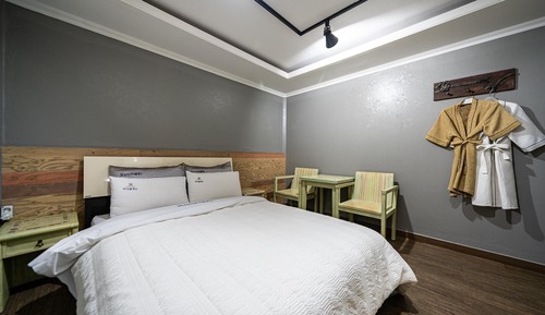 Room (Standard Room (Smart TV))