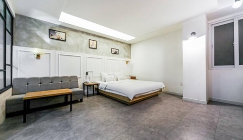 Room (High-end PC (random assignment within)
