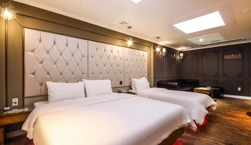 Room (Twin (cancellation not possible 3 day)