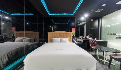 Room (Black (styler air purifier whirlpool )