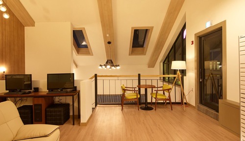 Room (Suite B (duplex maximum 8 people fami)