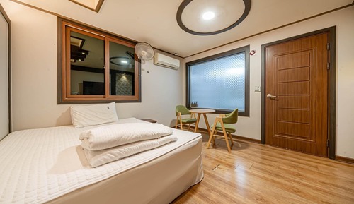 Room (Standard (10000 won per additional pe)
