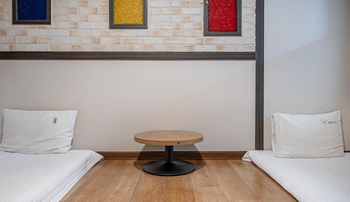 Room (Ondol room (10000 won per additional )