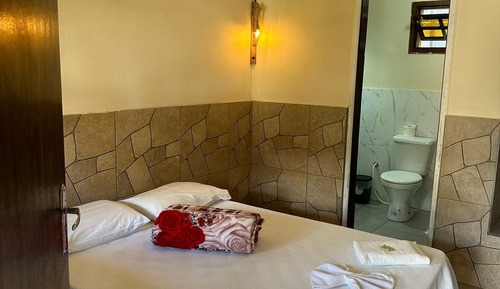 Habitación básica con 2 camas individuales